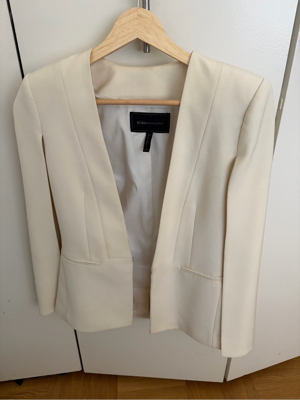 BCBGMAXAZRIA Cream Open-Front Women's Blazer/Capelet